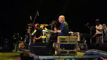 Imagem Paralamas no Réveillon de Salvador: é uma alegria cantar com esse mar de gente