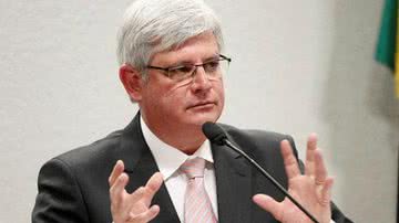 Imagem Procurador-geral recomenda prisão imediata de 23 réus do mensalão