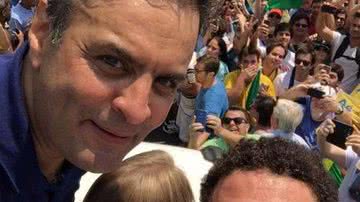 Imagem "Que energia incrível", diz Ronaldo em passeata com Aécio no Rio