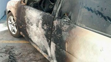Imagem Mulher fica com 90% do corpo queimado após seu carro ser incendiado