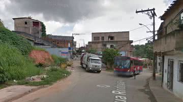 Imagem Auxiliar de serviços gerais é assassinado em assalto em ponto de ônibus de S. Ca