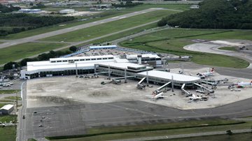 Imagem Avião faz pouso forçado no aeroporto de Salvador