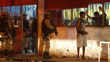 Imagem São João: pessoas são baleadas após confusão com PMs em Cruz