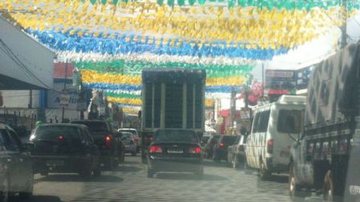 Imagem São João: Festejos travam o trânsito em Santo Antônio
