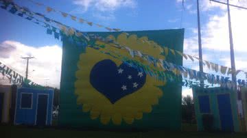 Imagem São João: Cruz das Almas se veste de azul, verde e amarelo