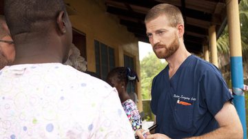 Imagem Médico infectado pelo ebola na África chega aos EUA