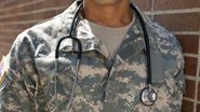Imagem Senado aprova PEC que permite médico militar atuar no SUS