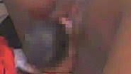 Imagem Vídeo: parto acontece no chão em frente à maternidade de Santo Amaro 