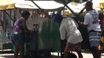 Imagem Mercado Modelo: Semop faz retirada de ambulantes. Clima é tenso