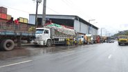 Imagem Caminhoneiros montam comércio irregular na Oscar Pontes