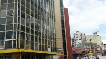Imagem Barra Center cobra estacionamento e pau come no shopping