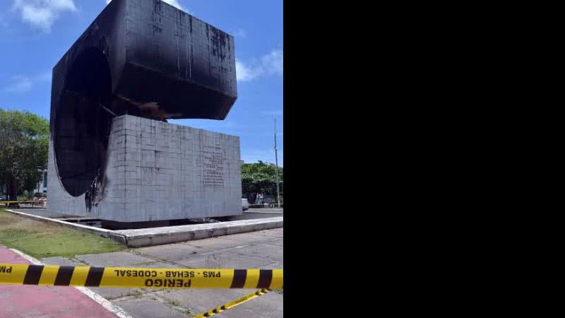 Imagem Monumento Clériston Andrade, atingido por incêndio, começa a ser recuperado