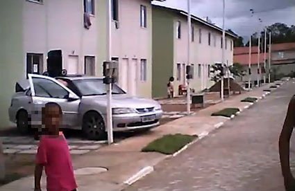 Imagem Feira: vídeo mostra suposta negociação para furar fila no Minha Casa Minha Vida