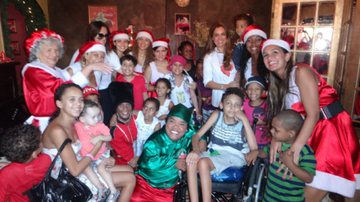 Imagem Crianças do GACC visitam Casa do Papai Noel Coca-Cola