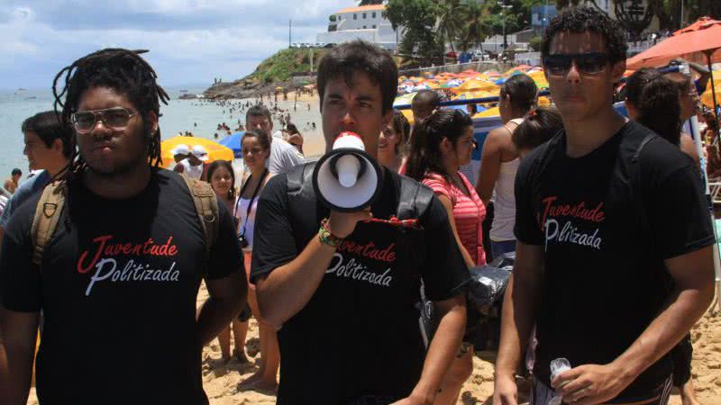 Imagem Clean Up Verão coleta e expõe lixo no Porto da Barra