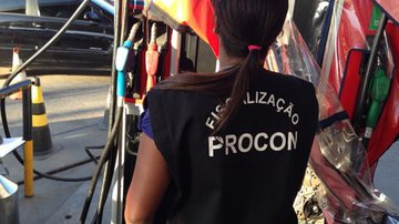Imagem Procon interdita postos de combustíveis em Salvador