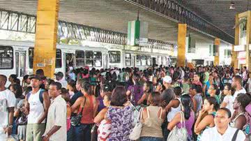 Imagem Após cobrador ser baleado, rodoviários param Estação Pirajá