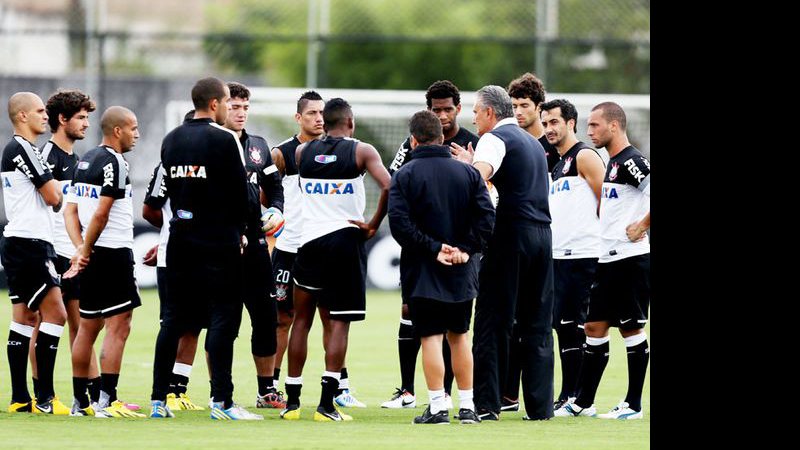 Imagem Adversário do Vitória, Corinthians já pensa em reformulação do elenco