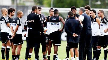 Imagem Adversário do Vitória, Corinthians já pensa em reformulação do elenco