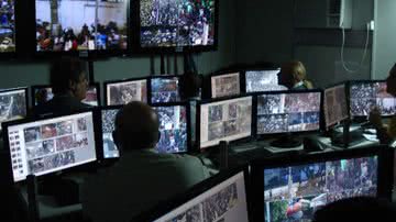 Imagem De olho no monitor, agentes podem multar motoristas