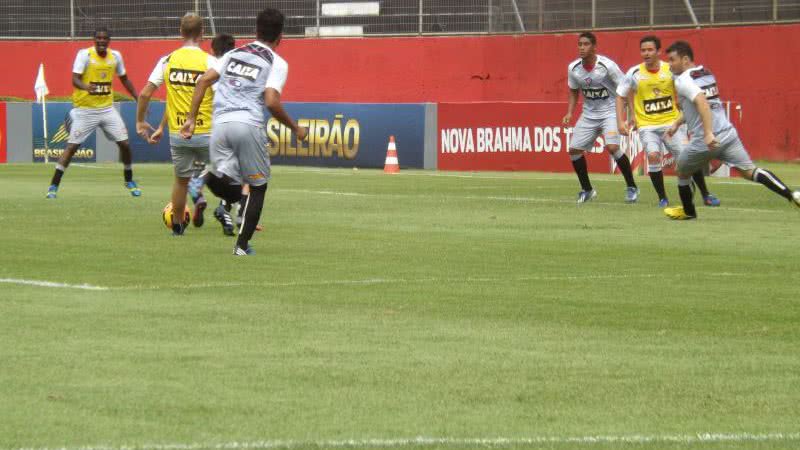 Imagem Com jogadores poupados, Vitória encerra preparação para jogo contra Lusa