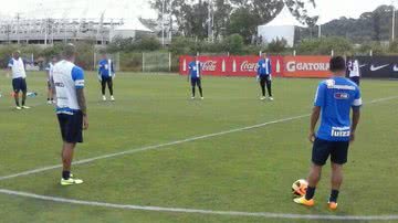 Imagem Com Rachão, Bahia encerra preparação para jogo contra o Grêmio