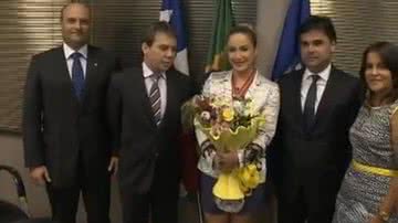 Imagem Claudia Leitte recebe Medalha ao Mérito do Ministério Público