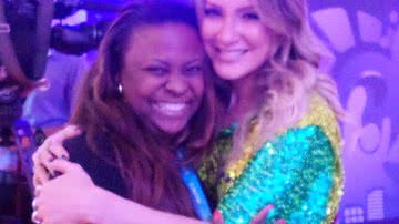 Imagem  Fifa demite funcionária por ter tirado foto com Claudia Leitte