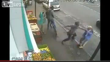 Imagem Vídeo: homem com transtorno mental morre após receber soco durante briga