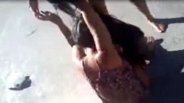 Imagem Vídeo: após se envolver com homem casado, amante é espancada na rua