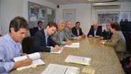 Imagem Prefeito de Candeias assina convênio com Petrobras e o governo federal