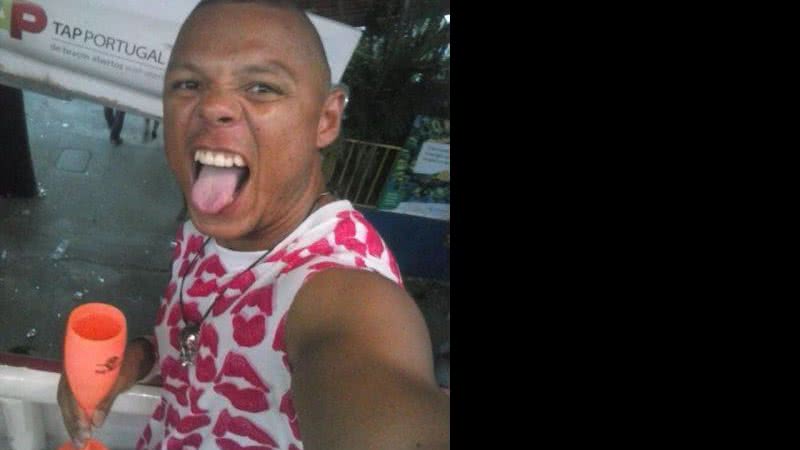Imagem Nem aí: fotógrafo que flagrou Adnet traindo esposa curte balada e manda indireta