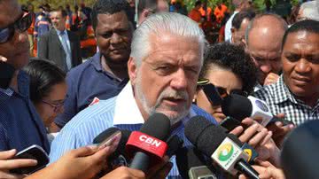 Imagem Wagner diz que inspirou Lula a dizer bobagem sobre nazismo