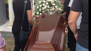Imagem Corpo de Niemeyer é sepultado nesta sexta (07)