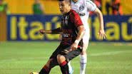 Imagem Vitória encara o Grêmio buscando primeiro triunfo em casa