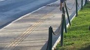 Imagem &#039;Você Repórter&#039;: buraco na calçada põe pedestres em risco no Itaigara