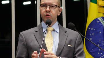 Imagem Senado vota hoje cassação do mandato de Demóstenes