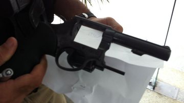 Imagem Jovem é preso com arma em Pirajá