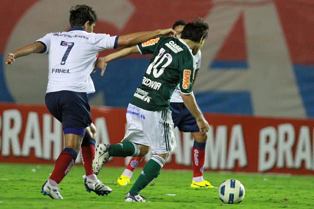 Imagem Bahia terá que lutar contra campeões para fugir do rebaixamento