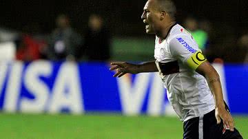 Imagem Depois da eliminação, Titi reclama dos árbitros contra o Grêmio