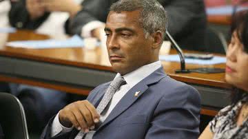 Imagem Romário: sem salário, mas gastando verba