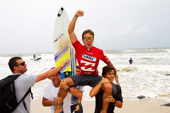 Imagem Brasileiro vence mundial júnior de surfe