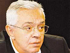 Imagem Estado de Chico Anysio ainda é grave 