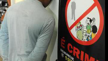Imagem Pai é preso por estuprar e engravidar filha de 12 anos 