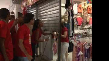Imagem Comerciários entram em greve 