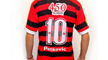 Imagem Vitória divulga imagens de nova camisa retrô