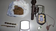 Imagem Políca apreende arma e drogas em Eunápolis