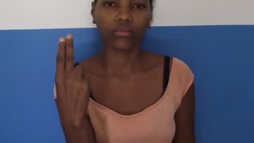 Imagem Tia estupra a sobrinha de três anos