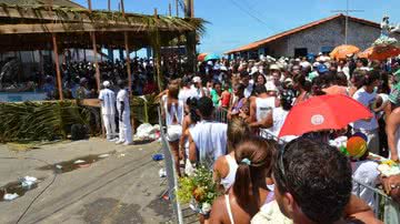 Imagem Milhares de devotos reverenciam Yemanjá