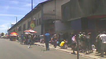 Imagem Fila para embarque nas lanchas